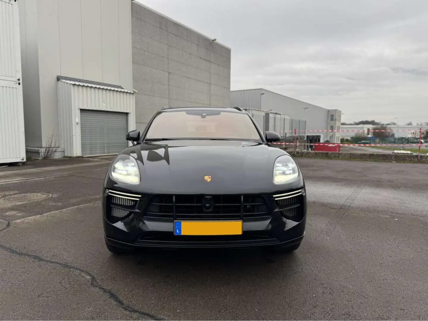 Porsche Macan Turbo Noir - 2