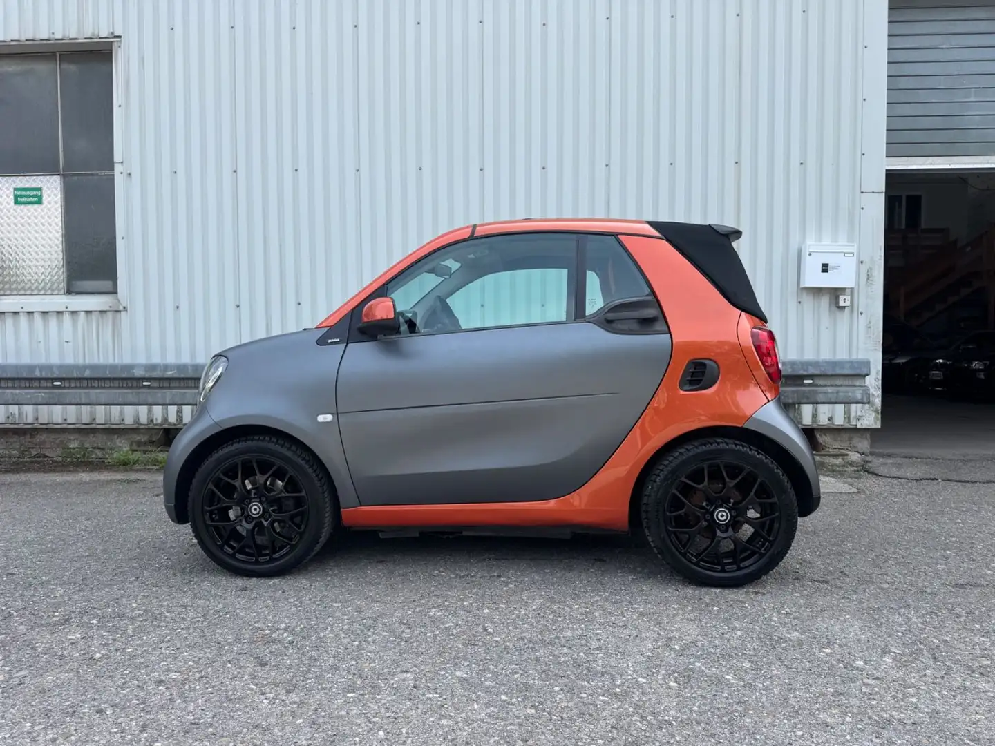 smart forTwo Cabrio 52 kW Aut.  Passion Grau - 2