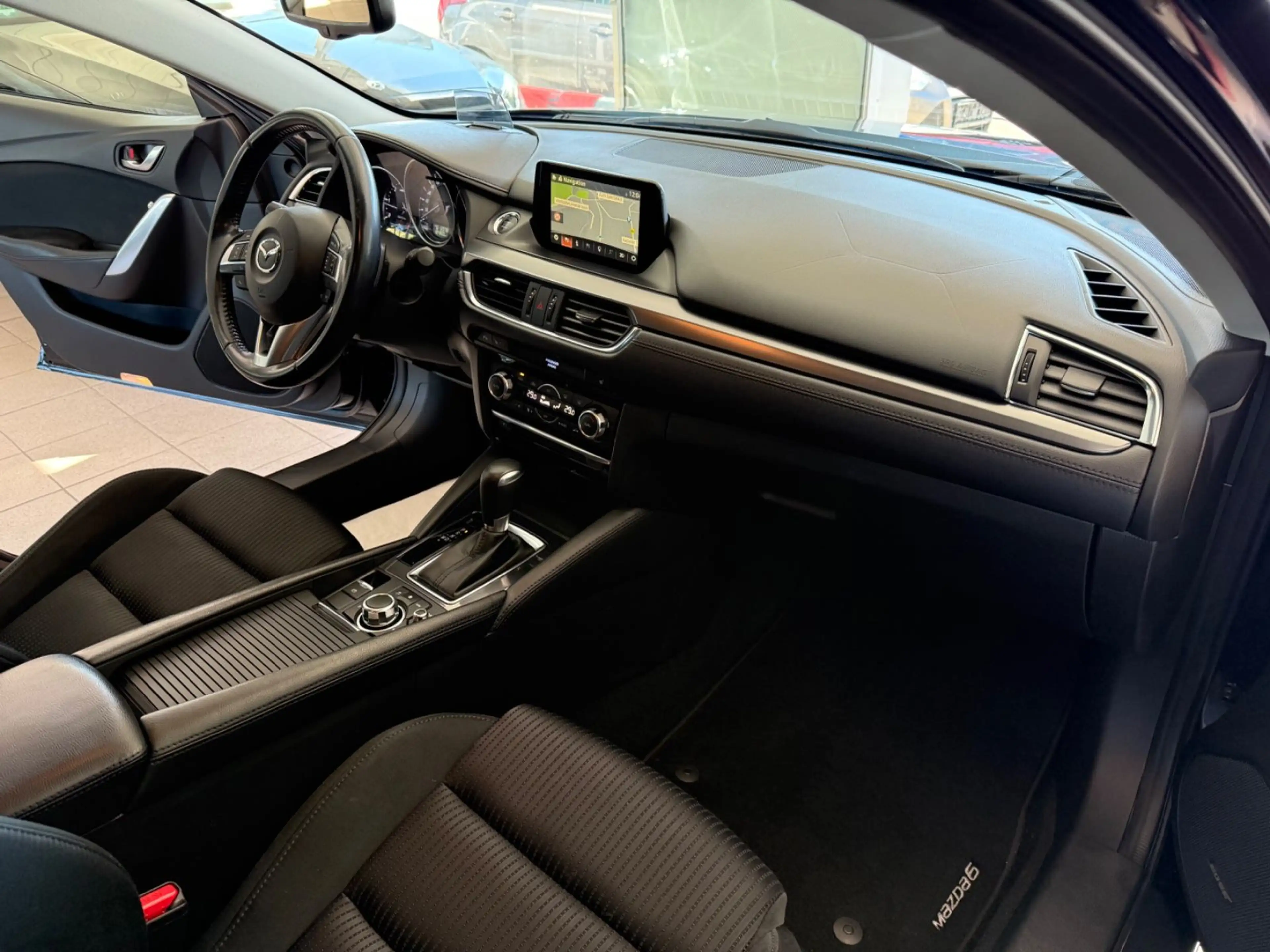 Mazda 6 Kombi 2.2 Sports-Line LED Kamera Bose Navi HUD — photo 11