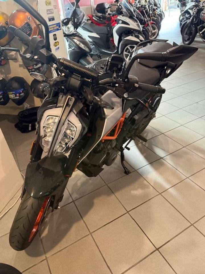 KTM 390 Duke