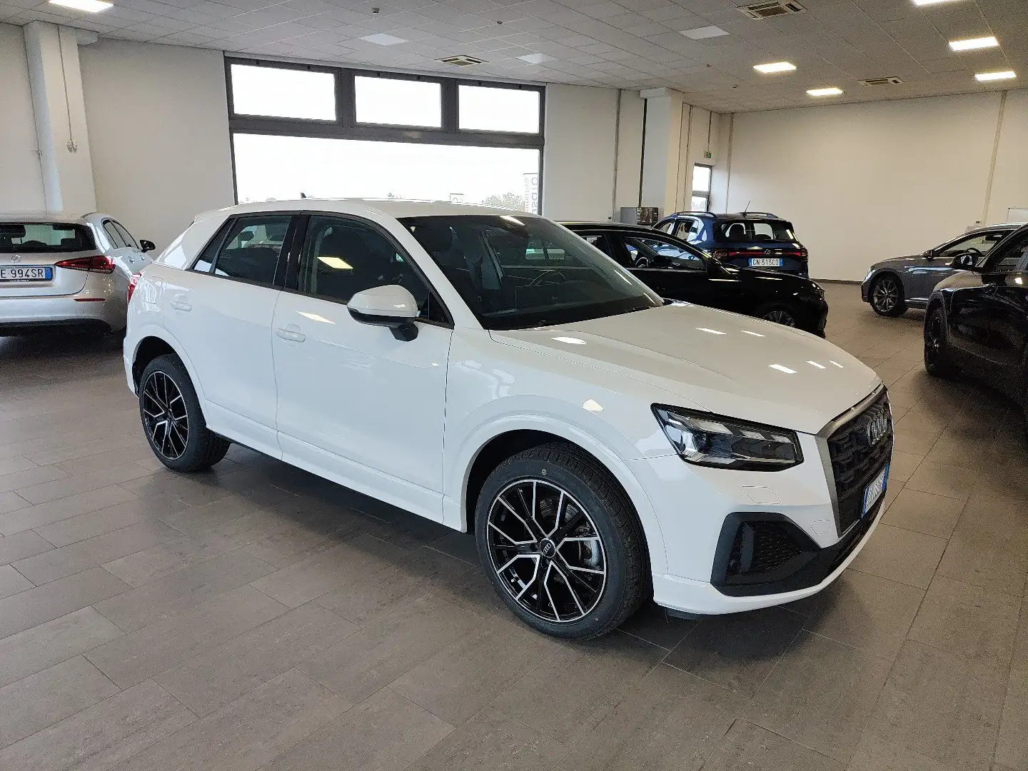 Audi Q2 35 TDI quattro S tronic Navi Fari LED Cerchi18 Bianco - 2
