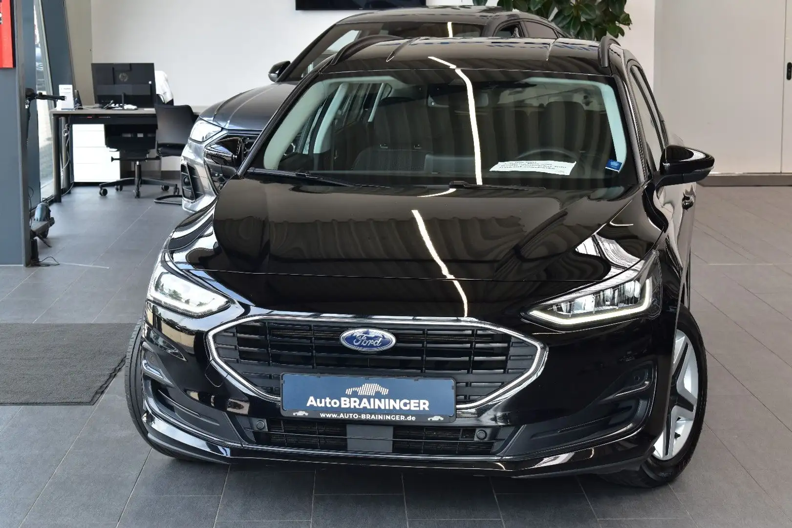 Ford Focus Turnier 1.5TDCI Cool & Connect LED~Navi3D Schwarz - 1