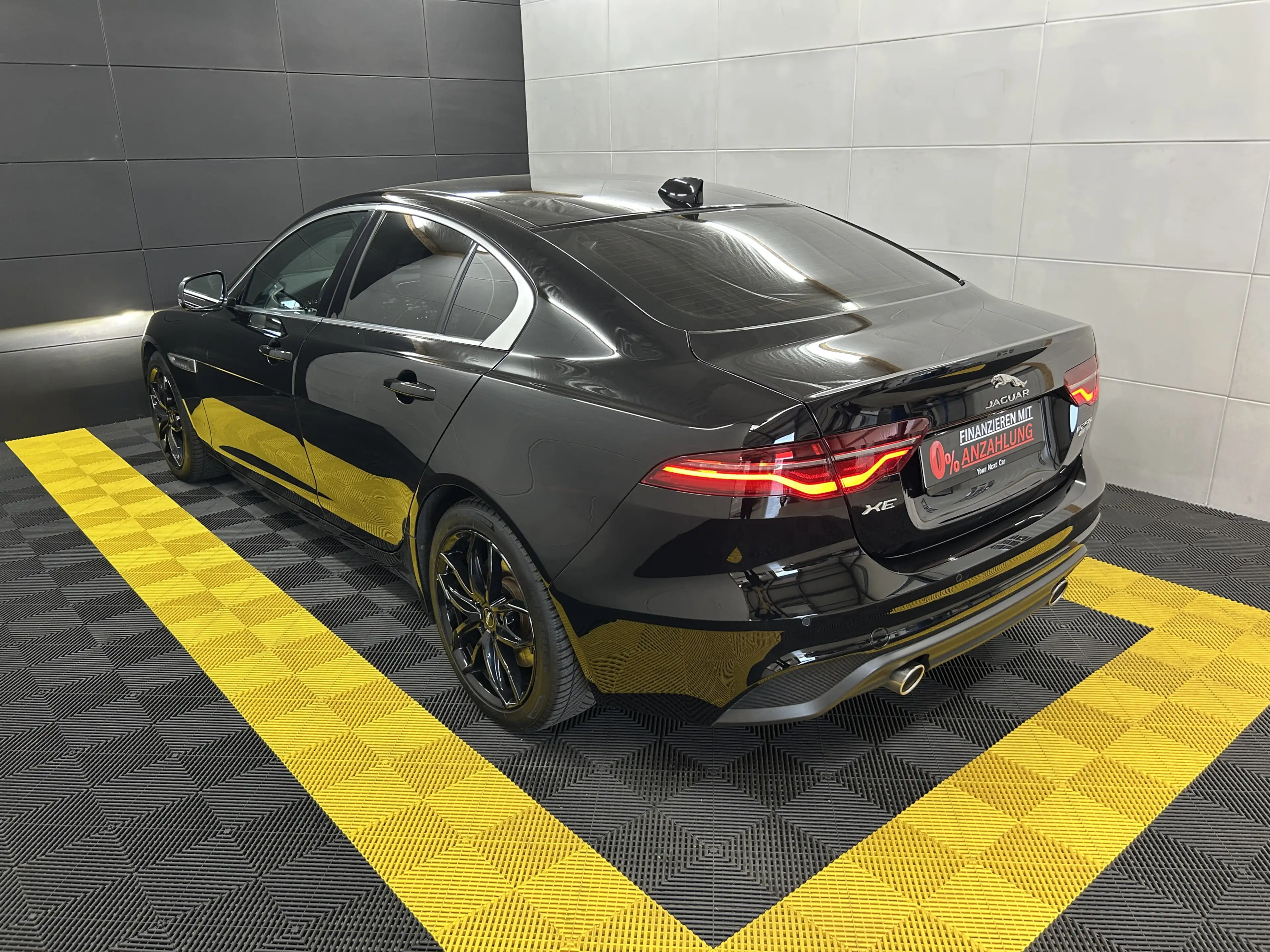 Jaguar XE S+KAM+LED+Keyless+NBA+TEMP+SHA+CarPlay — photo 7