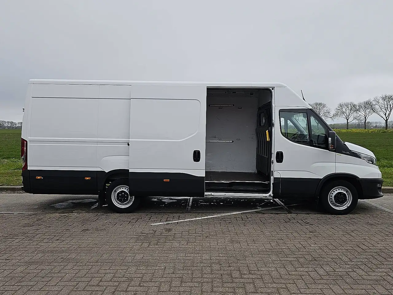 Iveco Daily 2024 — фото 13