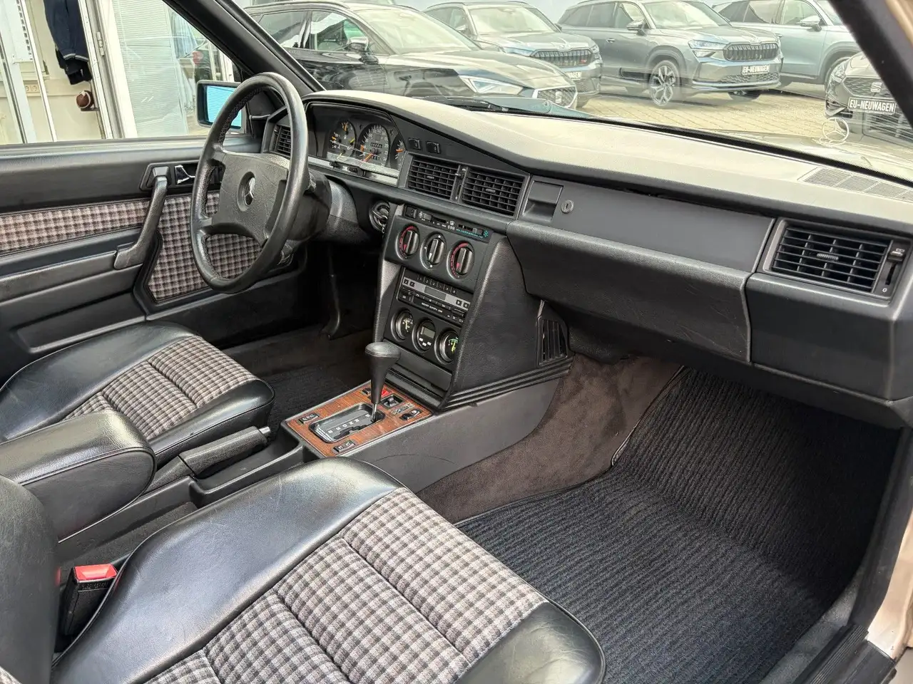 Mercedes-Benz 190 E 2.3-16 Automatik KLIMA SCHIEBEDACH H-ZULA, foto 6
