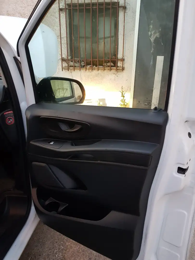 Mercedes-Benz Vito Vito Furgón 111CDI Larga Blanco - 2
