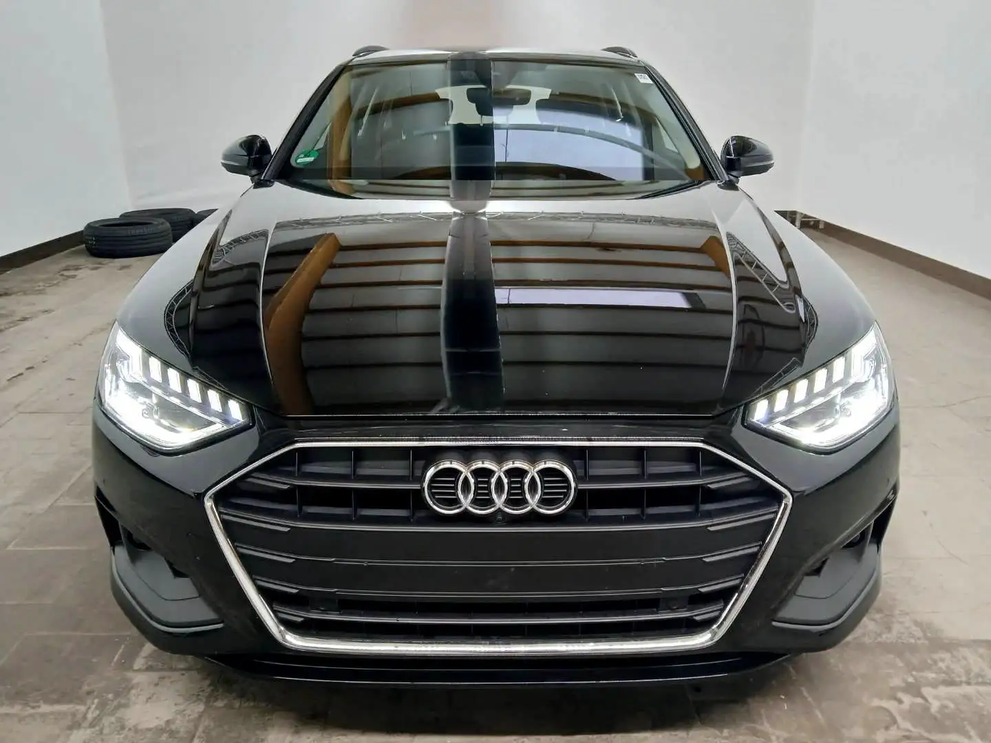 Audi A4 30 TDI S-Tronic LED MMI 360GRAD Zwart - 2