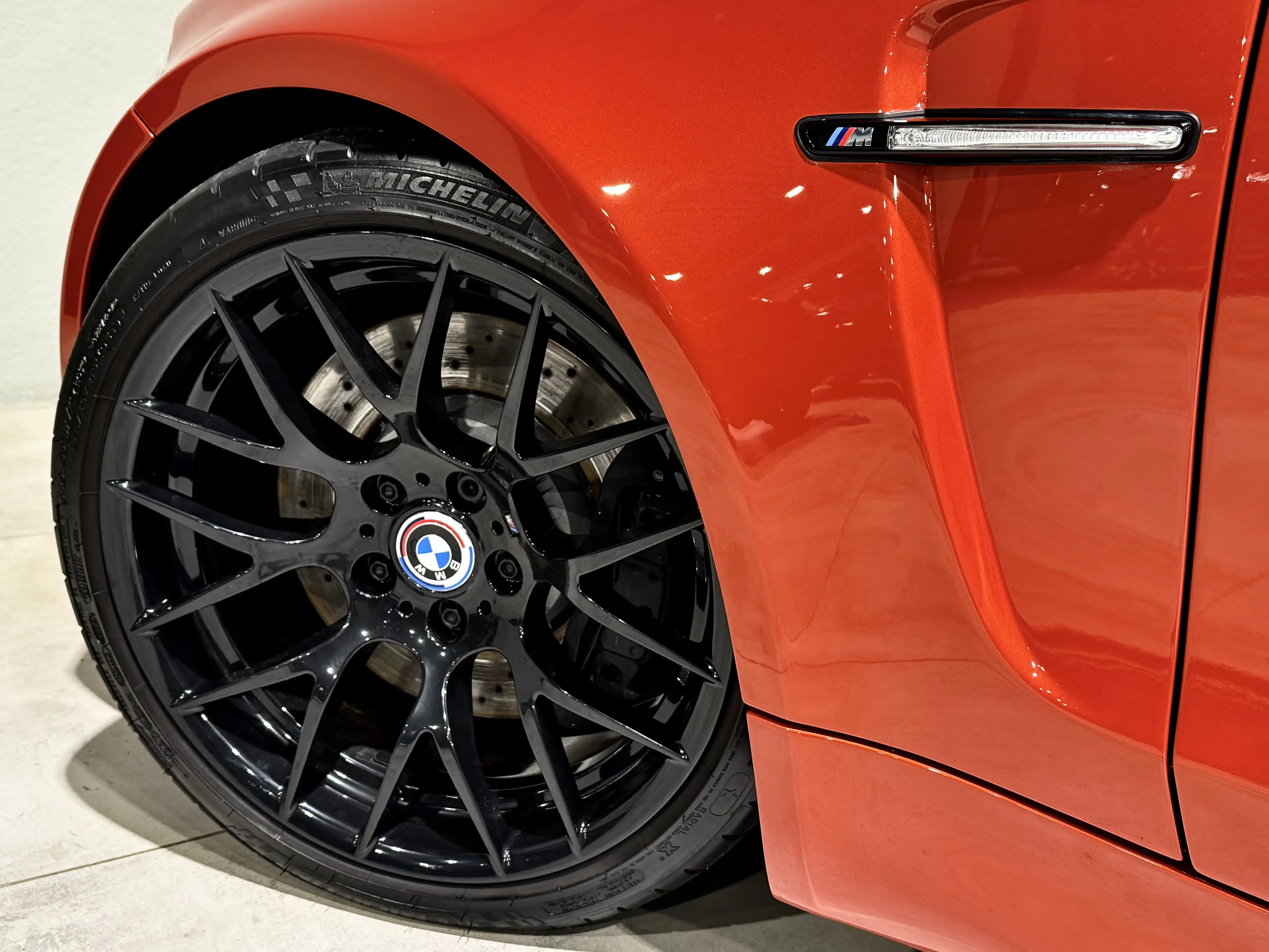 BMW 1er M Coupé 3.0i 340CV Bi-TURBO NAVi CUiR Bi-XENON CLiM JA19"+ — photo 9