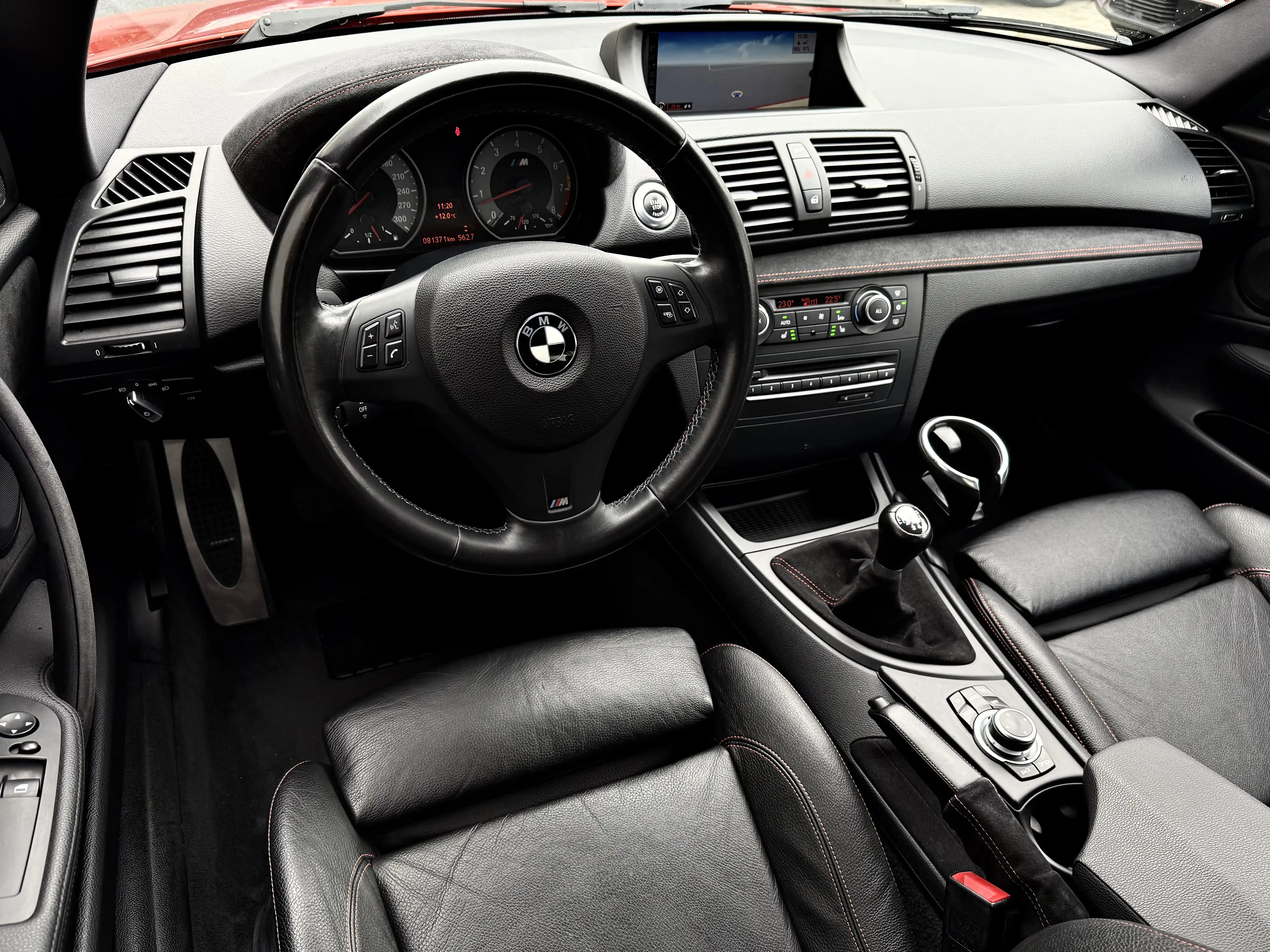 BMW 1er M Coupé 3.0i 340CV Bi-TURBO NAVi CUiR Bi-XENON CLiM JA19"+ — photo 12