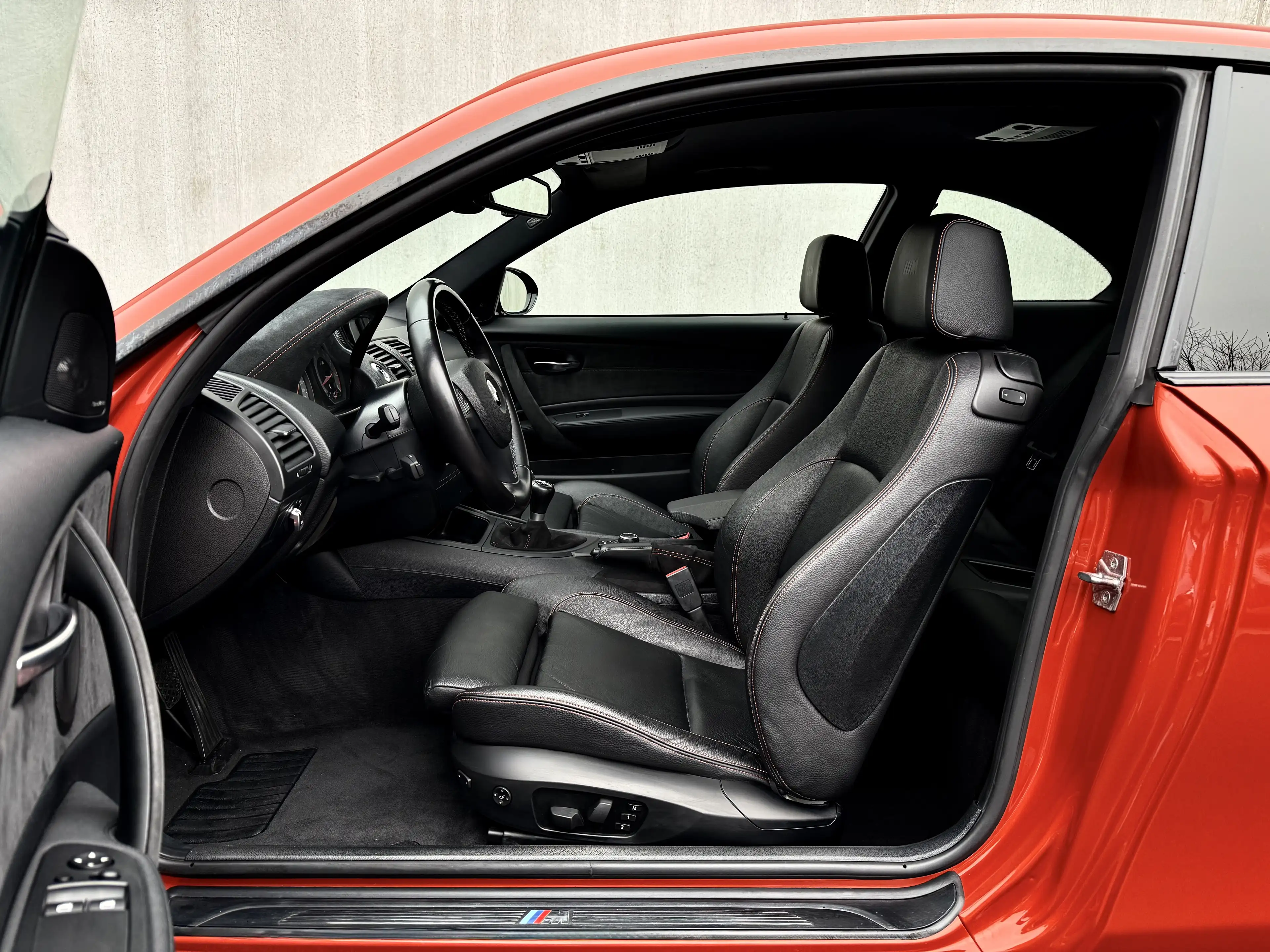BMW 1er M Coupé 3.0i 340CV Bi-TURBO NAVi CUiR Bi-XENON CLiM JA19"+ — photo 14