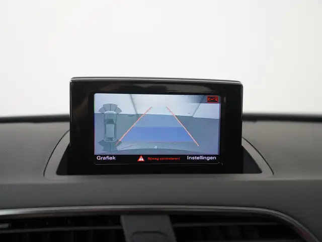 Audi Q3 view 24