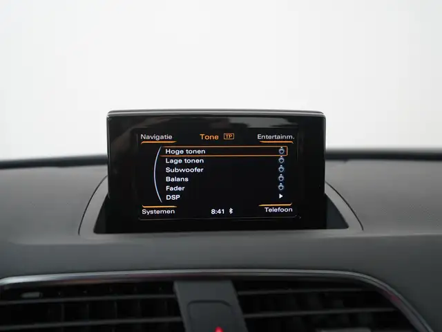 Audi Q3 view 15