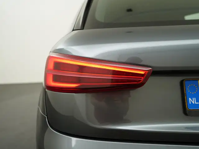 Audi Q3 view 27