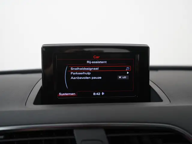 Audi Q3 view 23
