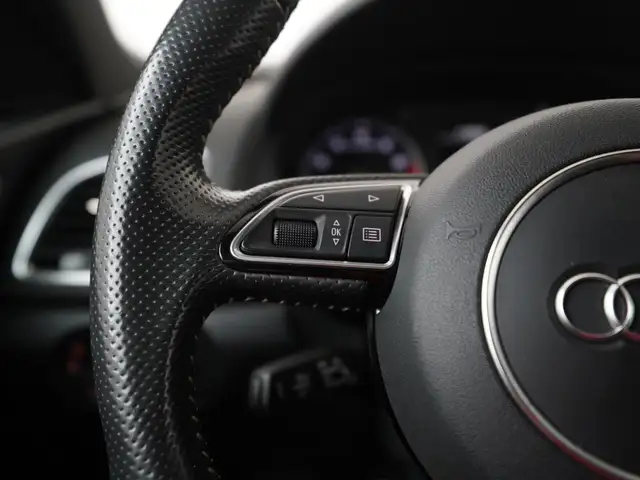 Audi Q3 view 7