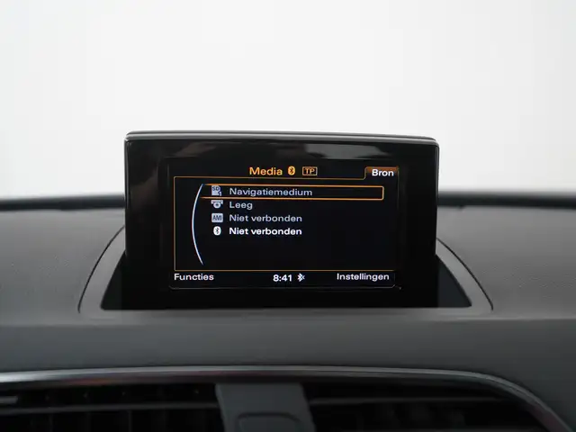 Audi Q3 view 18