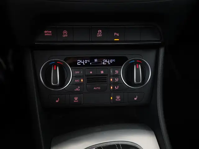 Audi Q3 view 11