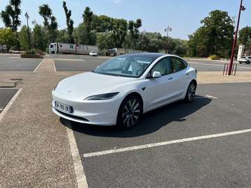 MODEL 3 Standard Range Plus RWD