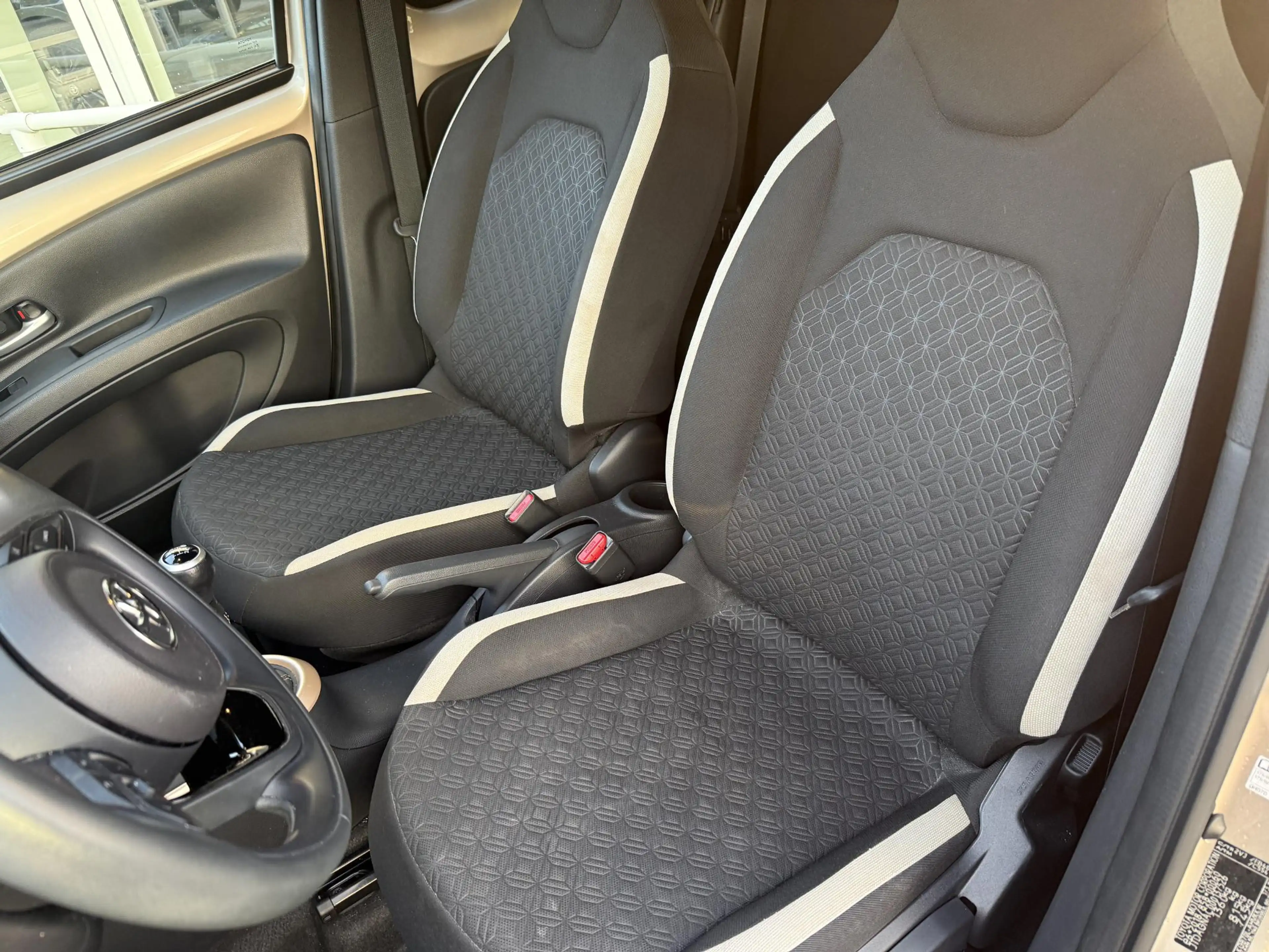 Toyota Aygo X 1.0 VVT-i MT Pulse Cabrio! Smartkey, Design pack, — photo 7