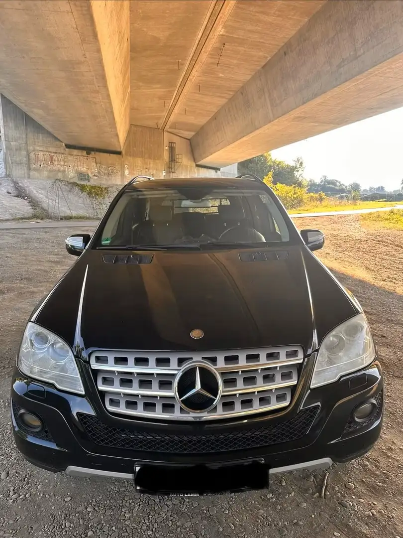 Mercedes-Benz ML 350 ML 350 CDI 4Matic 7G-TRONIC DPF Schwarz - 1
