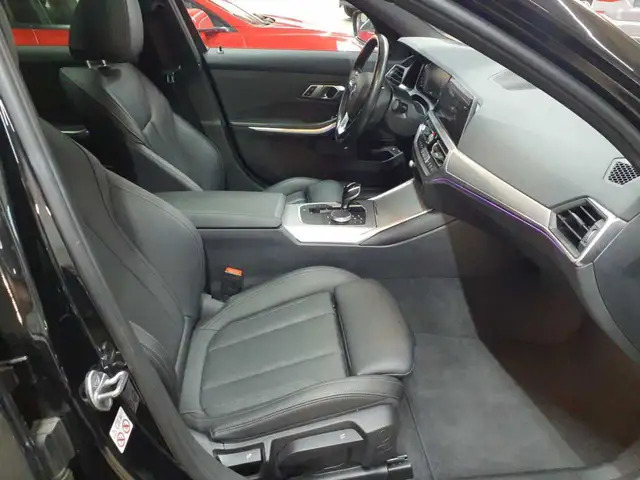 BMW 3 Series view 8