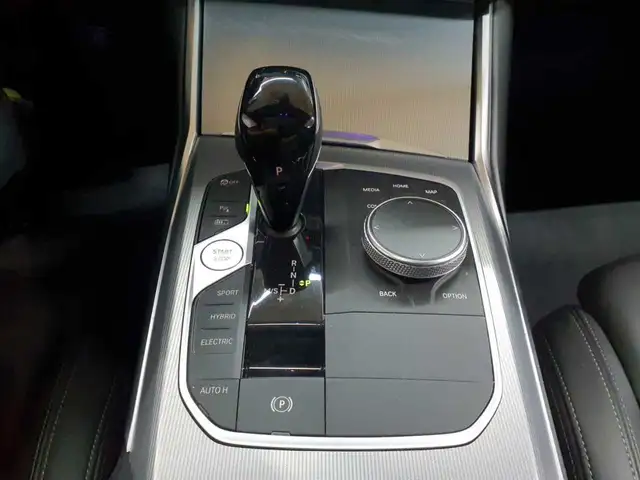 BMW 3 Series view 10