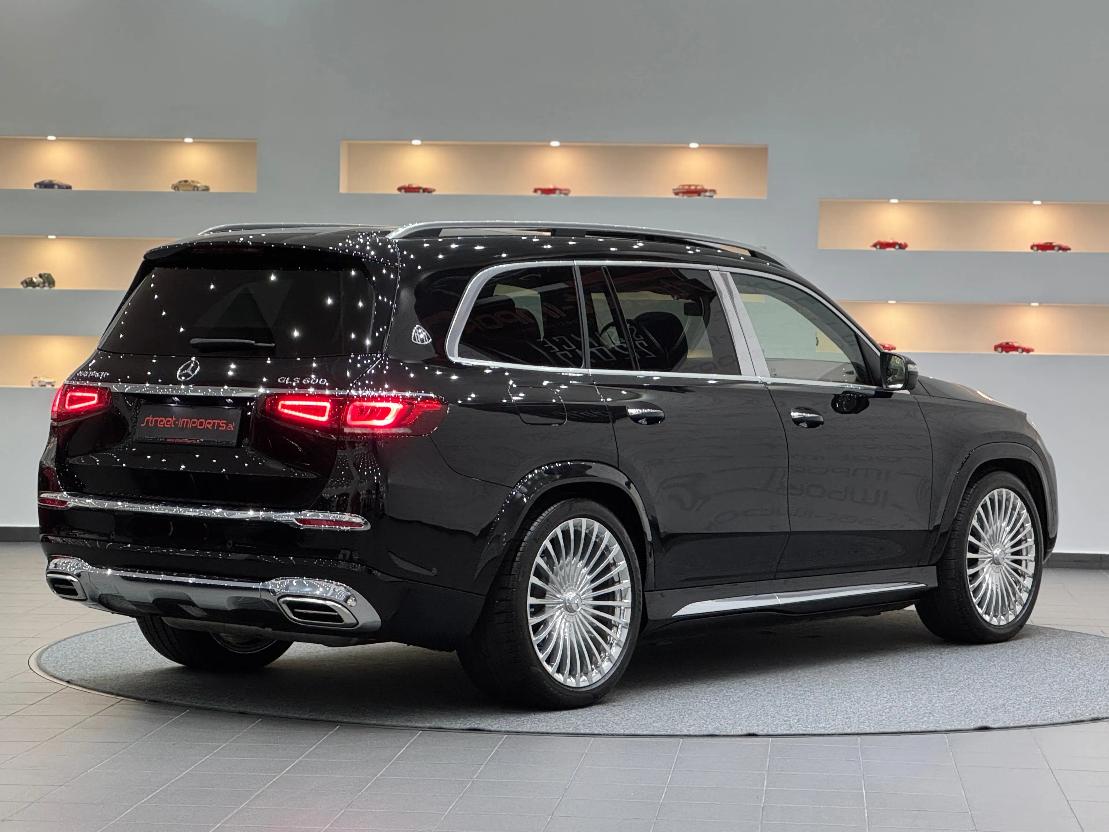 Mercedes-Benz GLS 600 GLS 600 4Matic Maybach First-Class Fond NP:€480.000 — photo 4