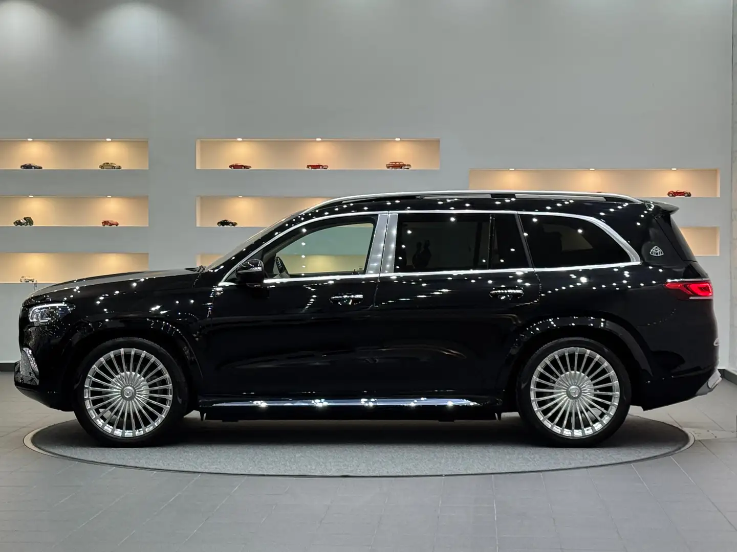 Mercedes-Benz GLS 600 GLS 600 4Matic Maybach First-Class Fond NP:€480.000 Schwarz - 2