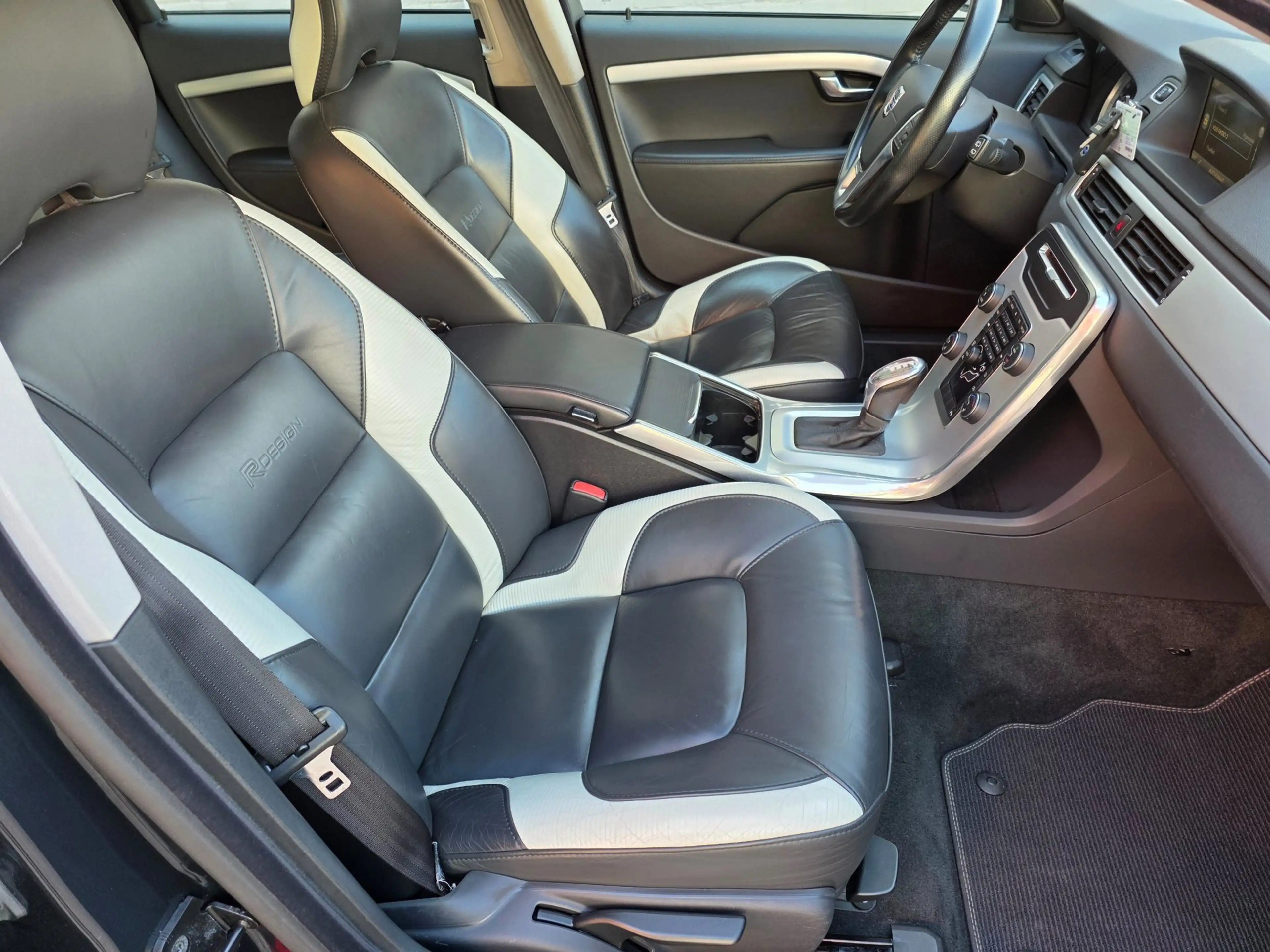 Volvo V70 1.6 T4 R-Edition Automaat BJ.2013 / Navi / Leder / — photo 15