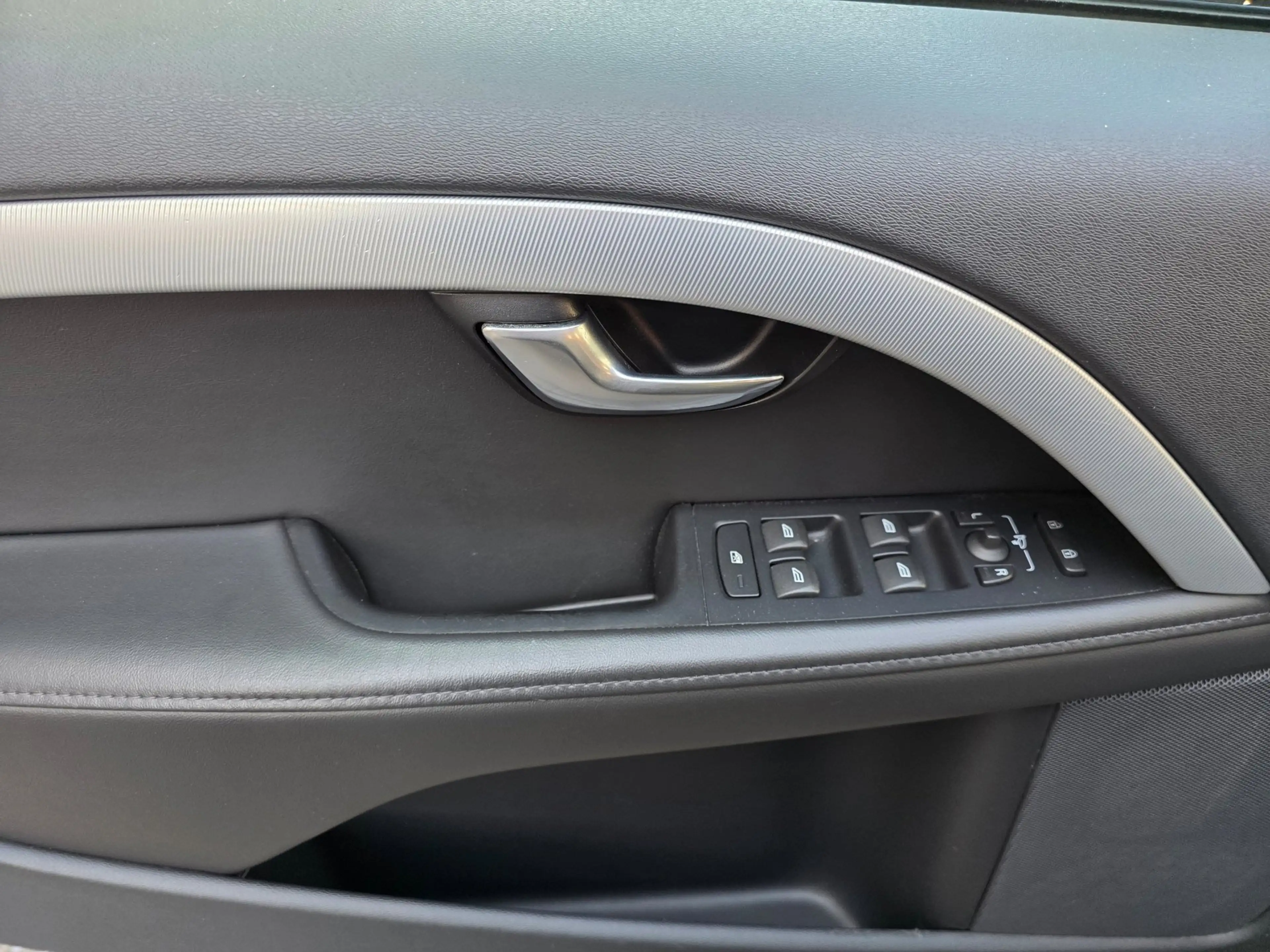 Volvo V70 1.6 T4 R-Edition Automaat BJ.2013 / Navi / Leder / — photo 10