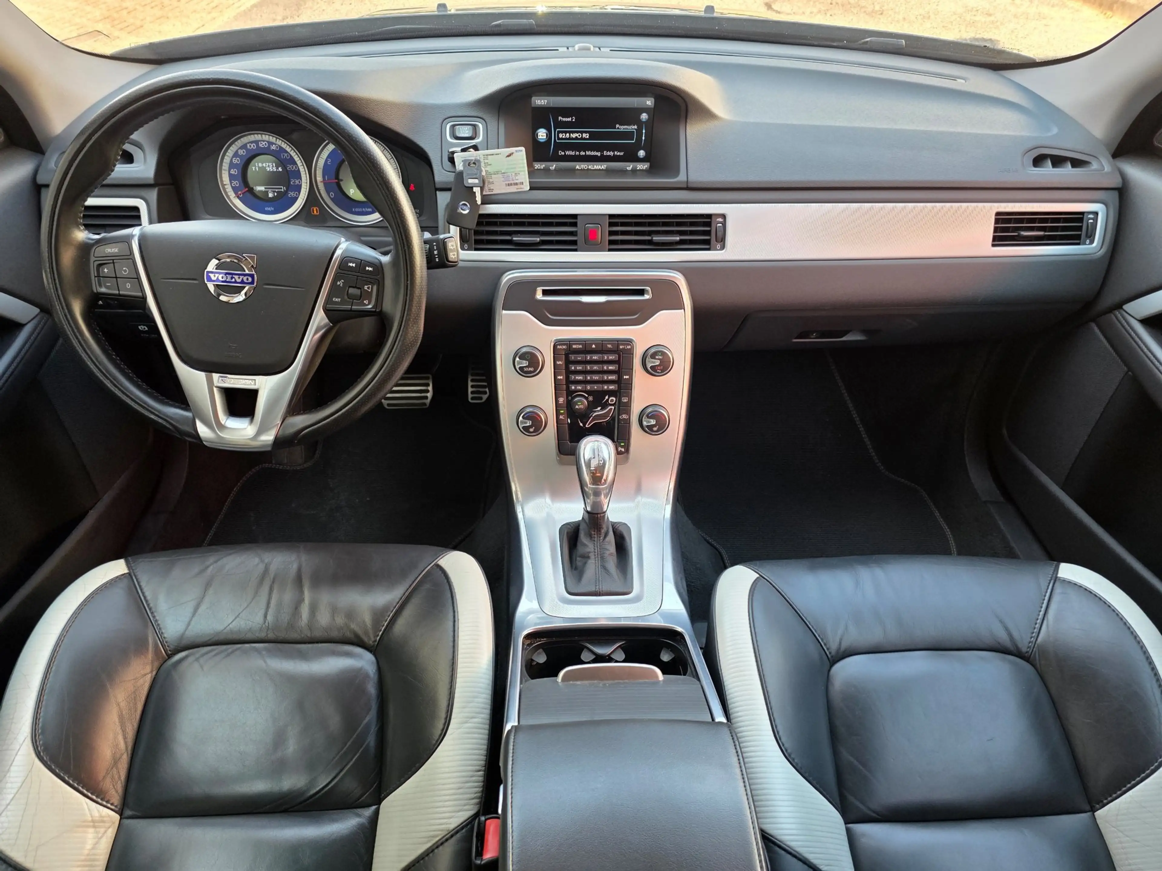 Volvo V70 1.6 T4 R-Edition Automaat BJ.2013 / Navi / Leder / — photo 9