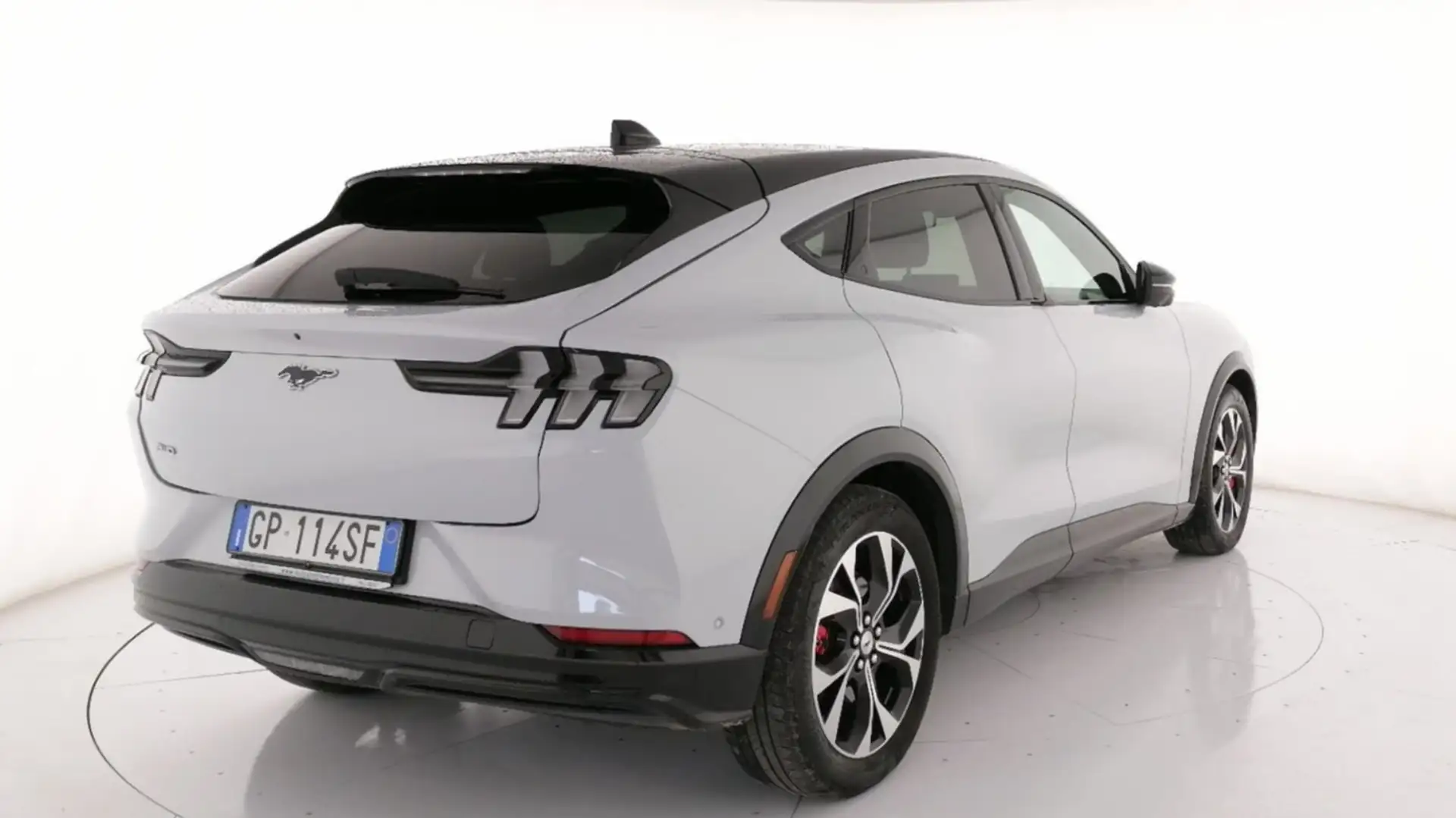 Ford Mustang Mach-E Mustang Mach-E AWD Extended Premium 351 CV Bianco - 2