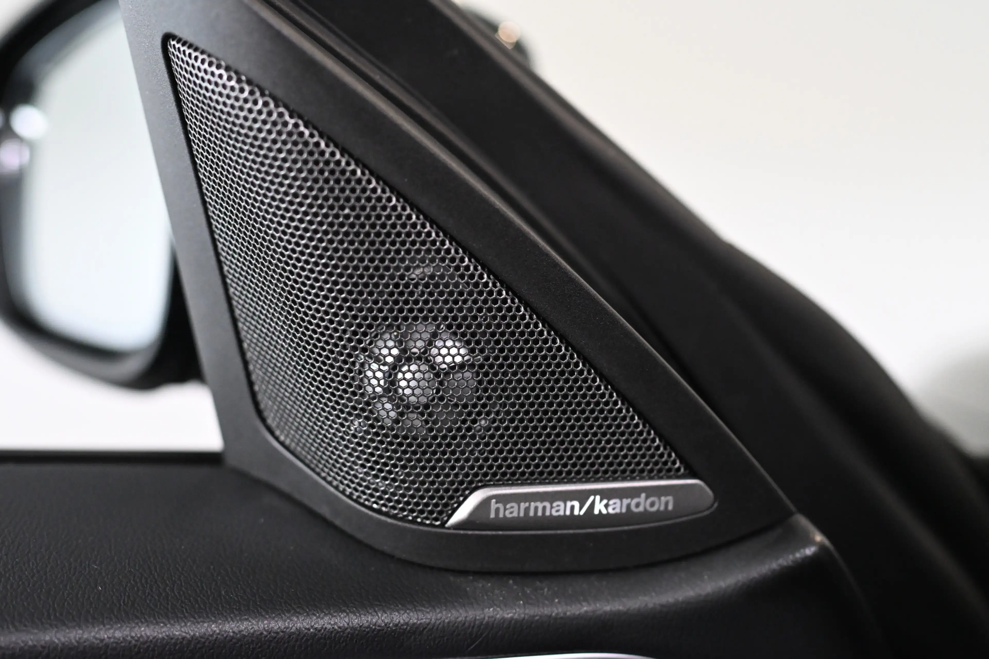 BMW i4 35 eDrive M Sport AHK GSD ACC H&K Laser 20 — photo 15