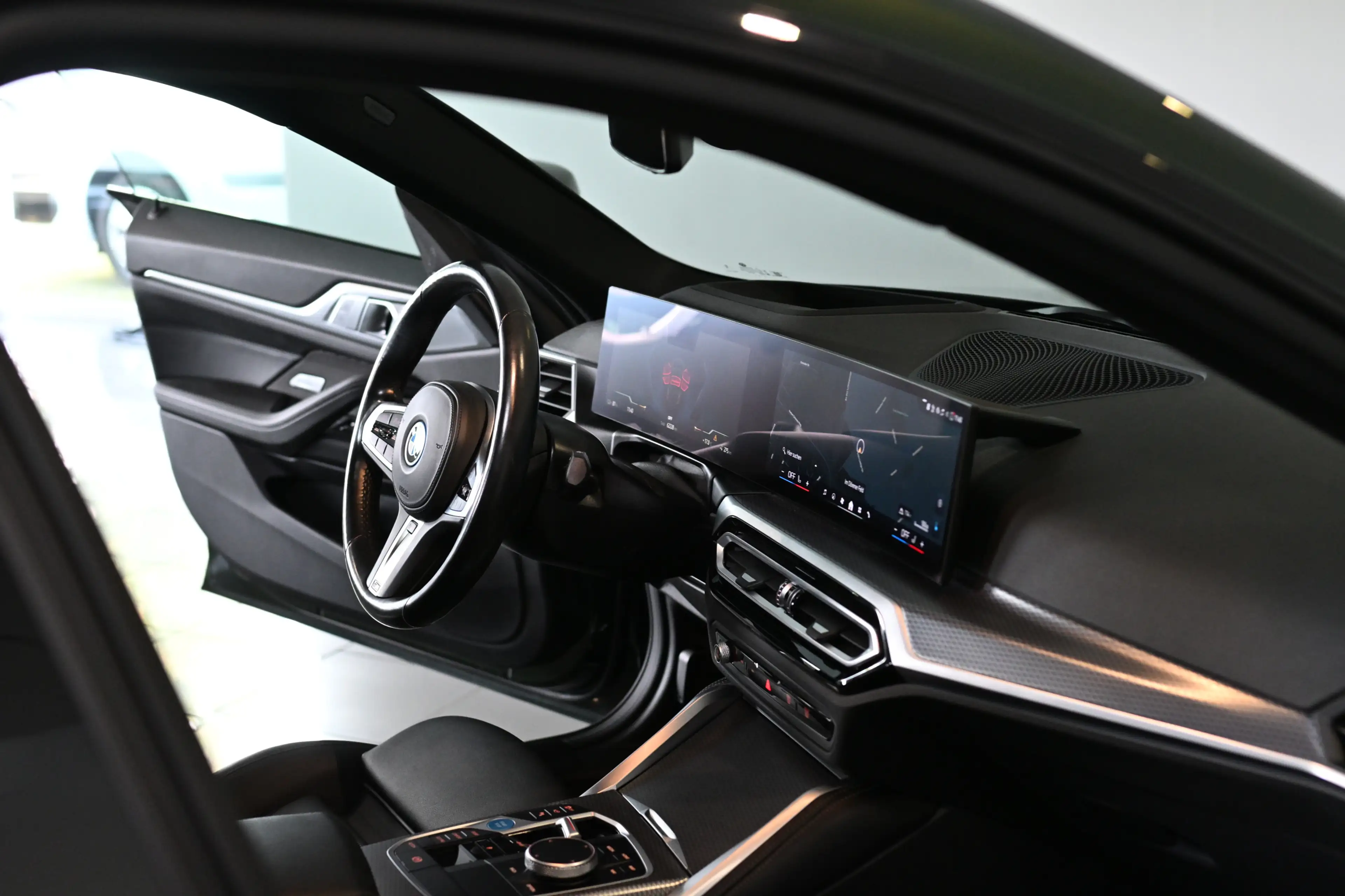 BMW i4 35 eDrive M Sport AHK GSD ACC H&K Laser 20 — photo 10