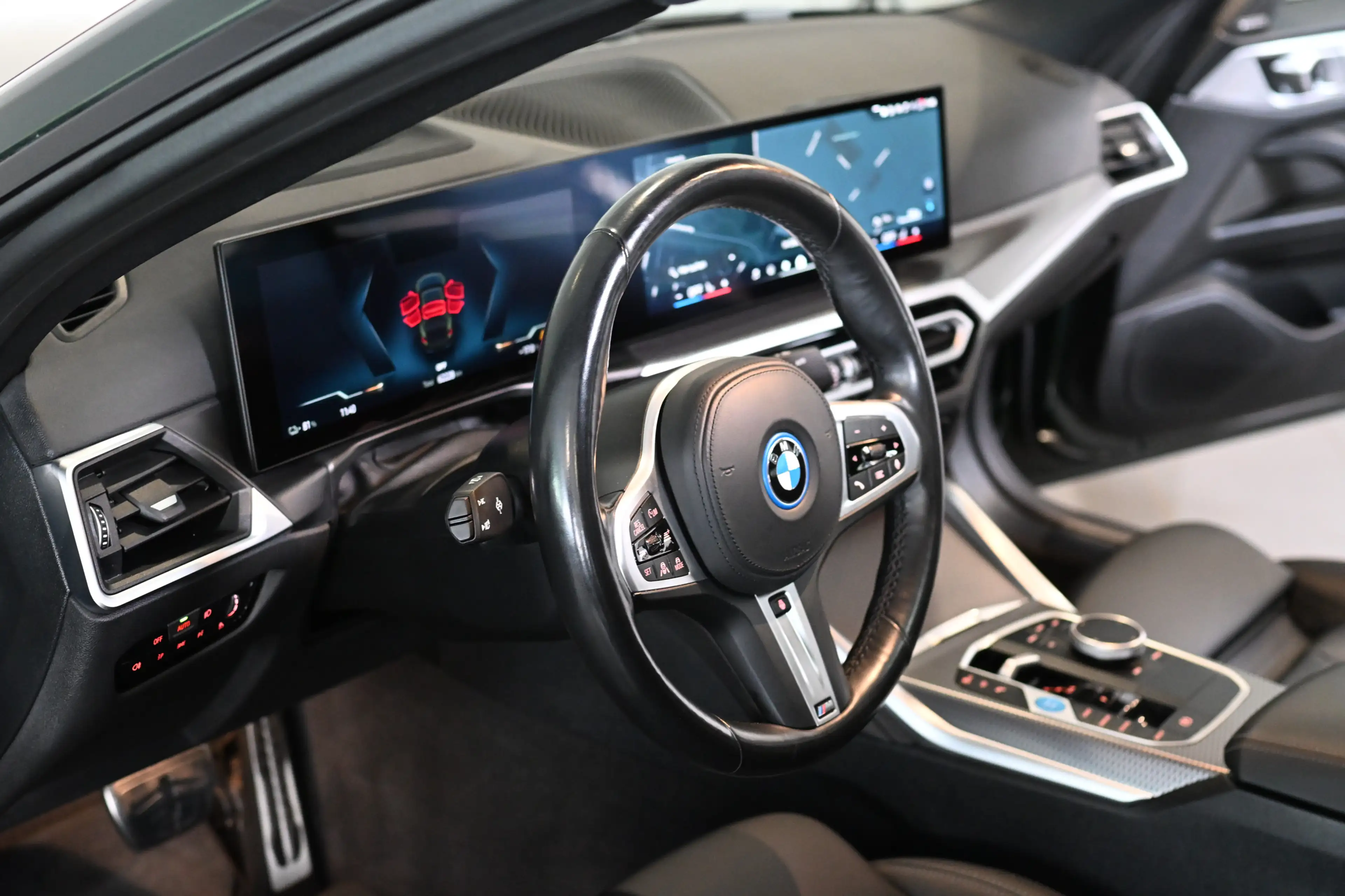 BMW i4 35 eDrive M Sport AHK GSD ACC H&K Laser 20 — photo 9