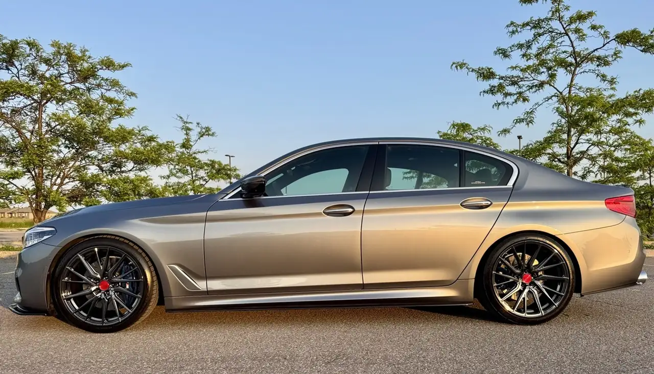 BMW 5 Series снимка BMW 5 Series
