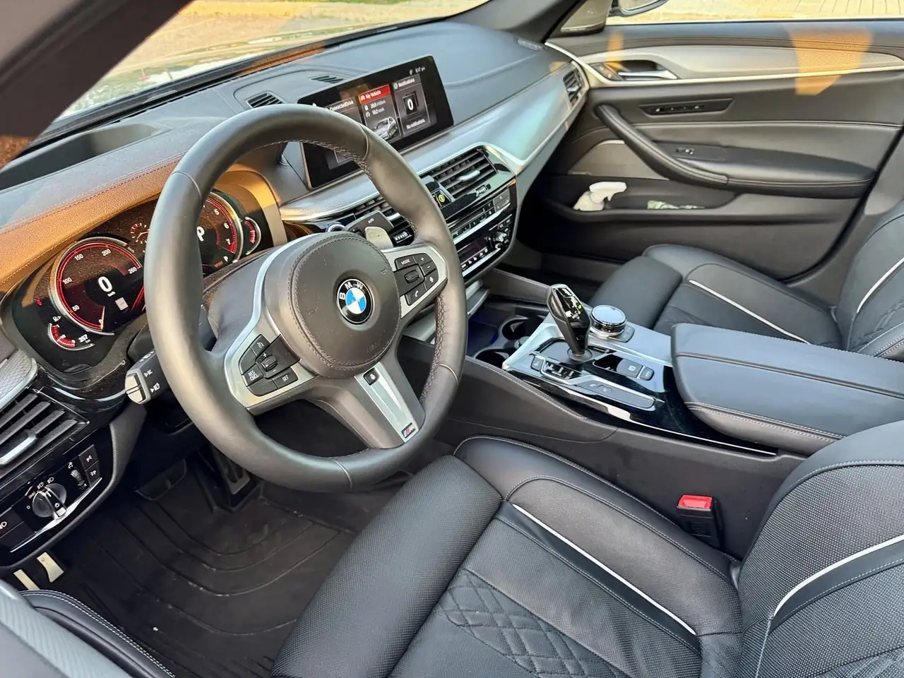 BMW 5 Series снимка BMW 5 Series