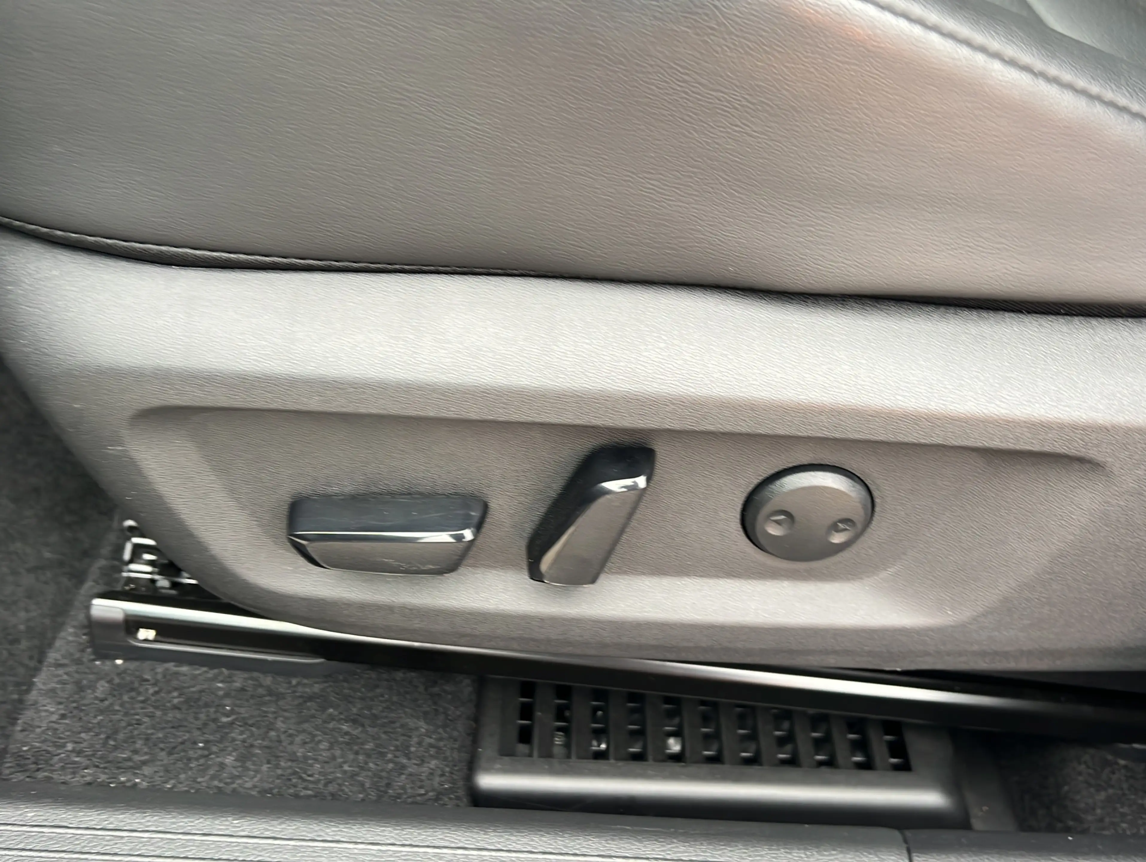 Nissan X-Trail 1.5 VC-T MHEV X Tronic N-Connecta*DAB* — photo 10