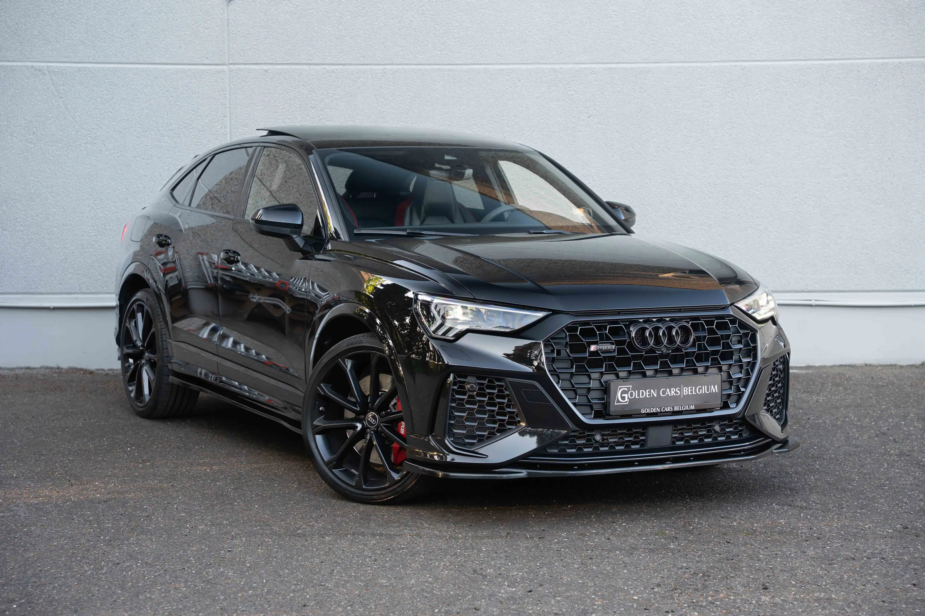 Audi RS Q3 Sportback 2.5 TFSI MATRIX/PANO/MAXTON/SONOS3D/AMBIENTE/360°/CARPLAY — photo 2