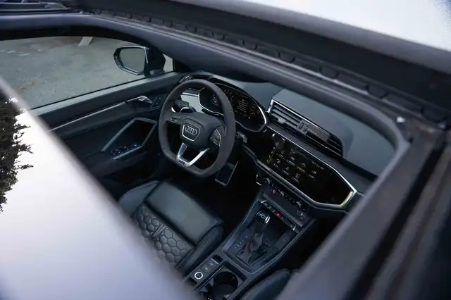 Audi RS Q3 view 11