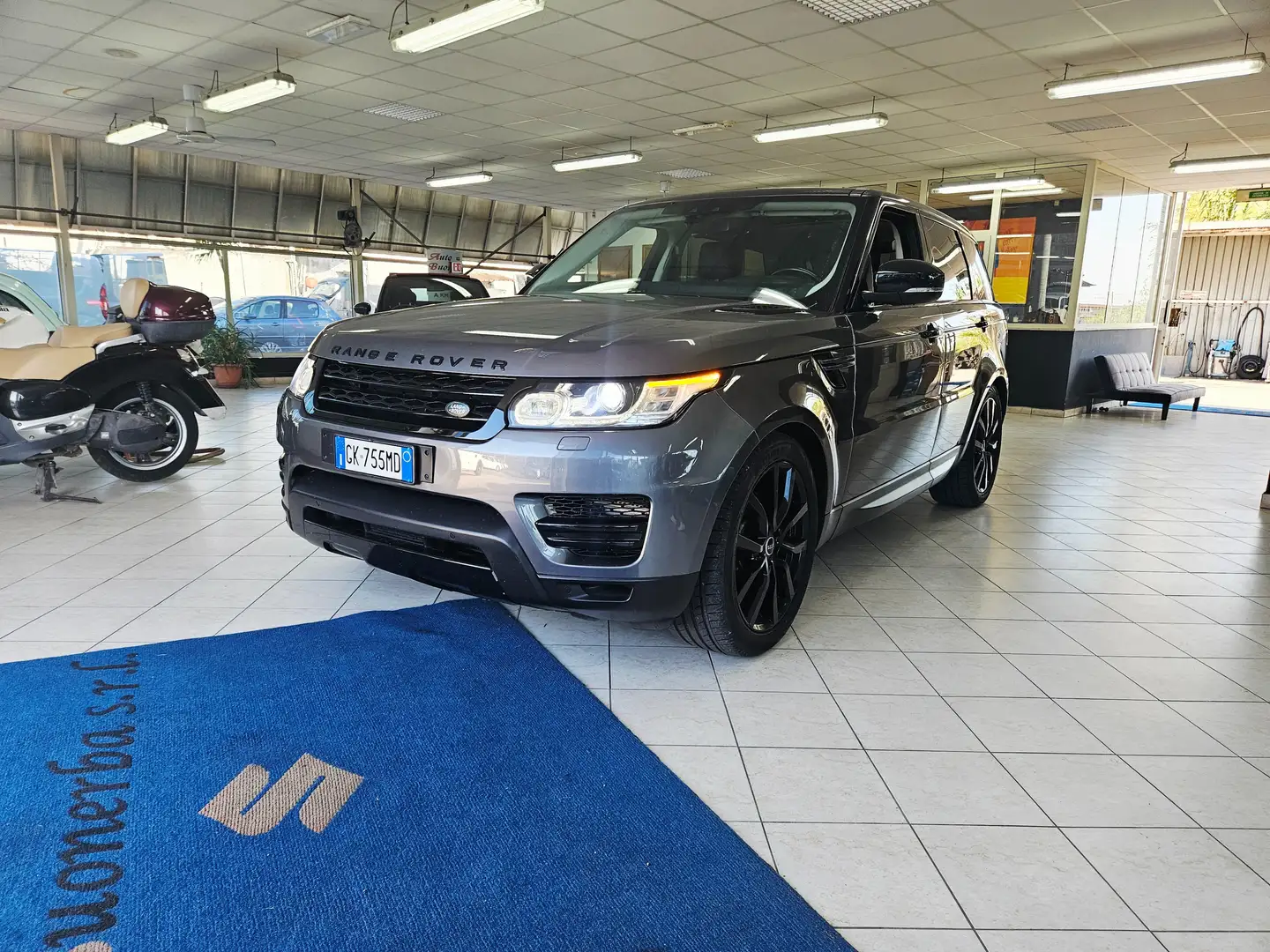 Land Rover Range Rover Sport R R Sport II 2014 3.0 tdV6 Dynamic auto my17 Šedá - 1