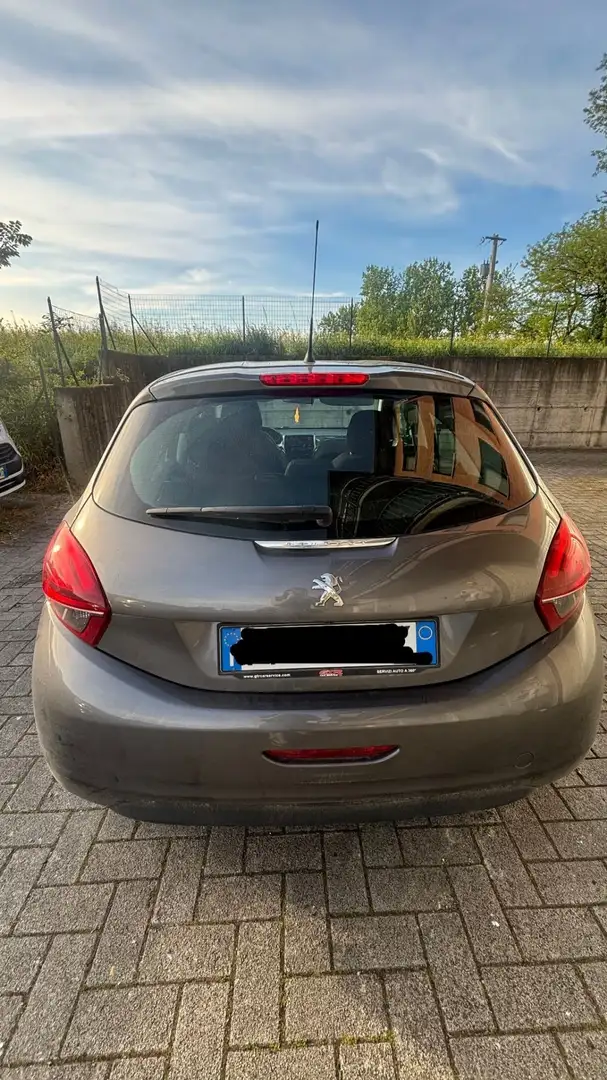 Peugeot 208 e-HDi 92 Stop&Start Allure - 2
