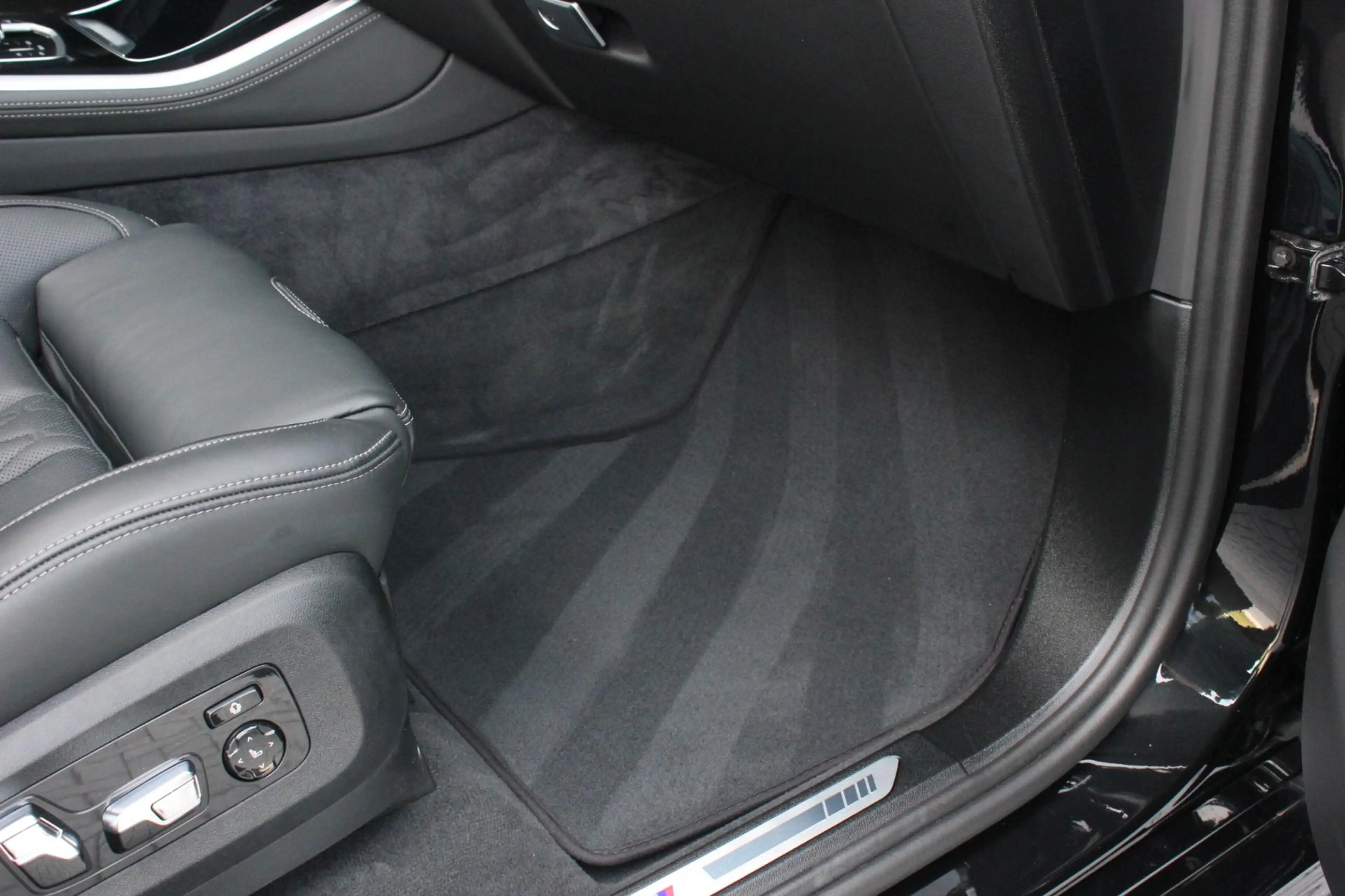 BMW X5 XDrive50e High Executive M-SPORT PRO / M-SEATS / S — photo 15