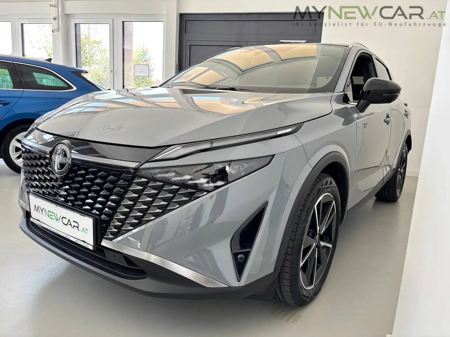 Nissan Qashqai Tekna 1,3 DIG-T MHEV Xtronic *TAGESZULASSUNG* Grau - 2