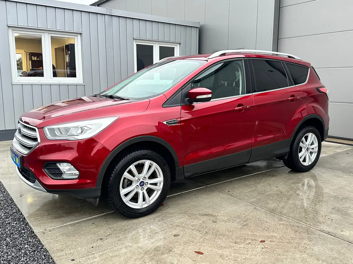 Ford Kuga Kuga 1.5 EcoBoost 2x4 Business ** 12 m garantie ** Rouge - 2