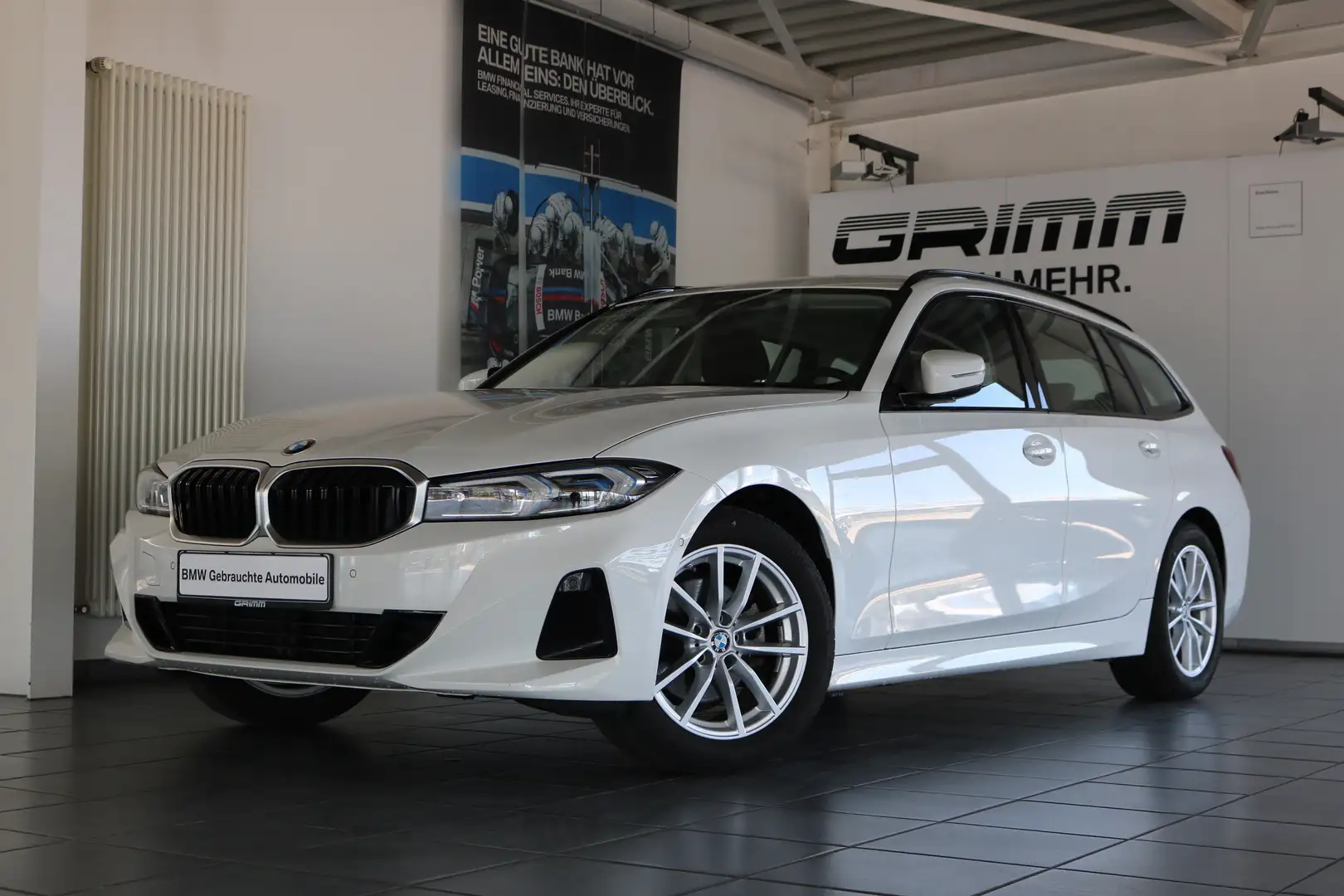 BMW 320 i Touring Park-Ass. + Innovations-Paket, Head-up R Blanc - 1