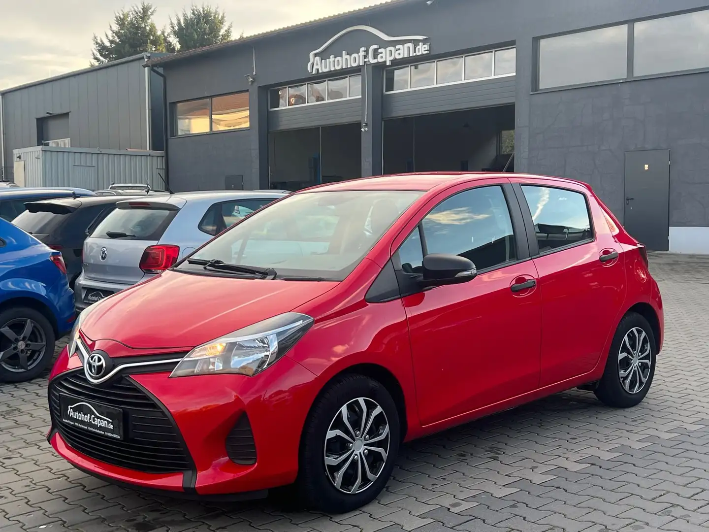Toyota Yaris Yaris Basis 1.0 /Klima/1Ha/Eu6/TÜV NEU/ZV/5Tur/ Rot - 1