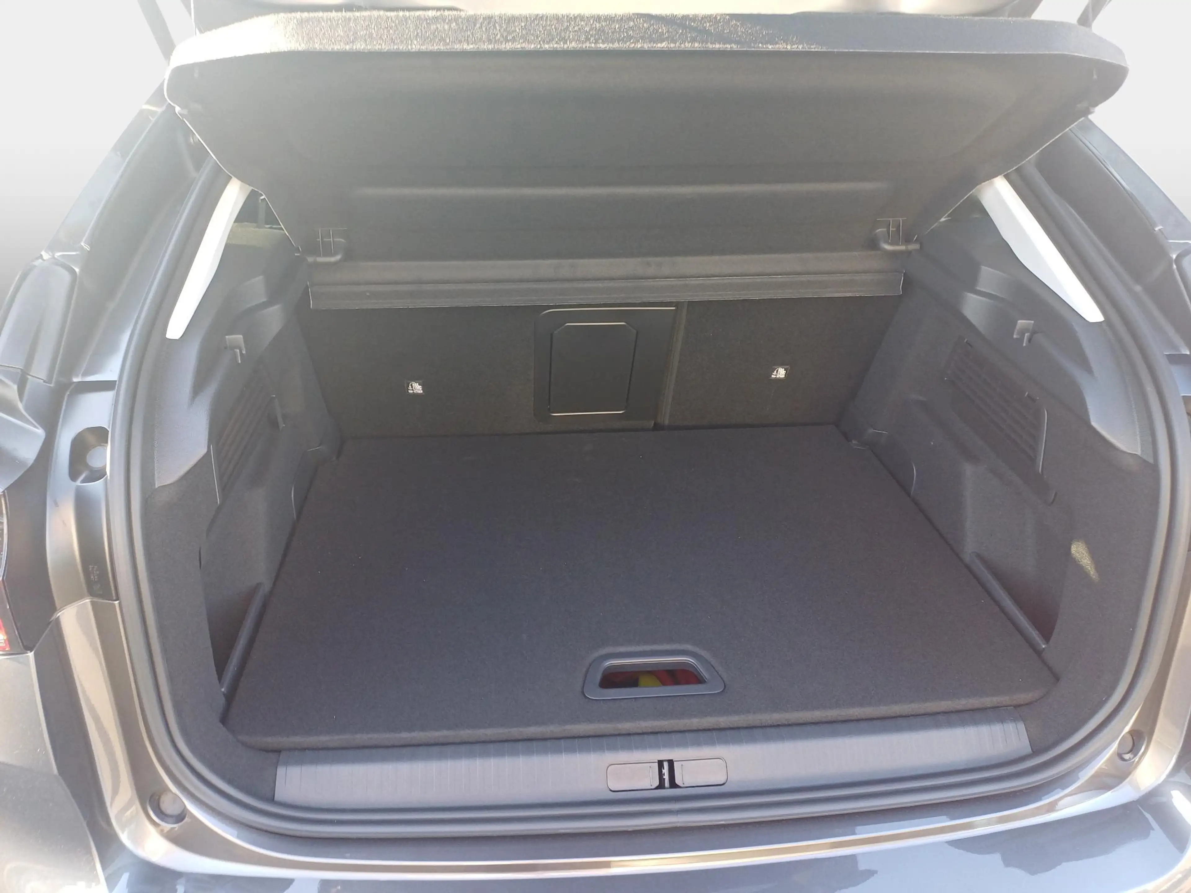 Citroen E-C4 Electric 115 kW PLUS — photo 8