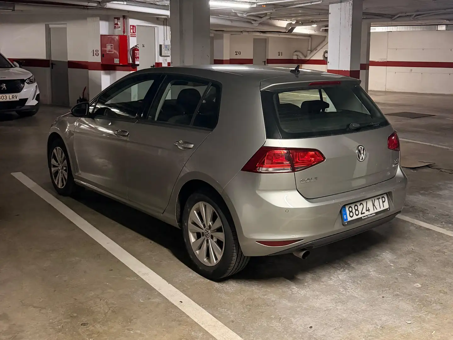 Volkswagen Golf Golf 1.0 TSI Business Edition 81kW Business Edition Plateado - 1