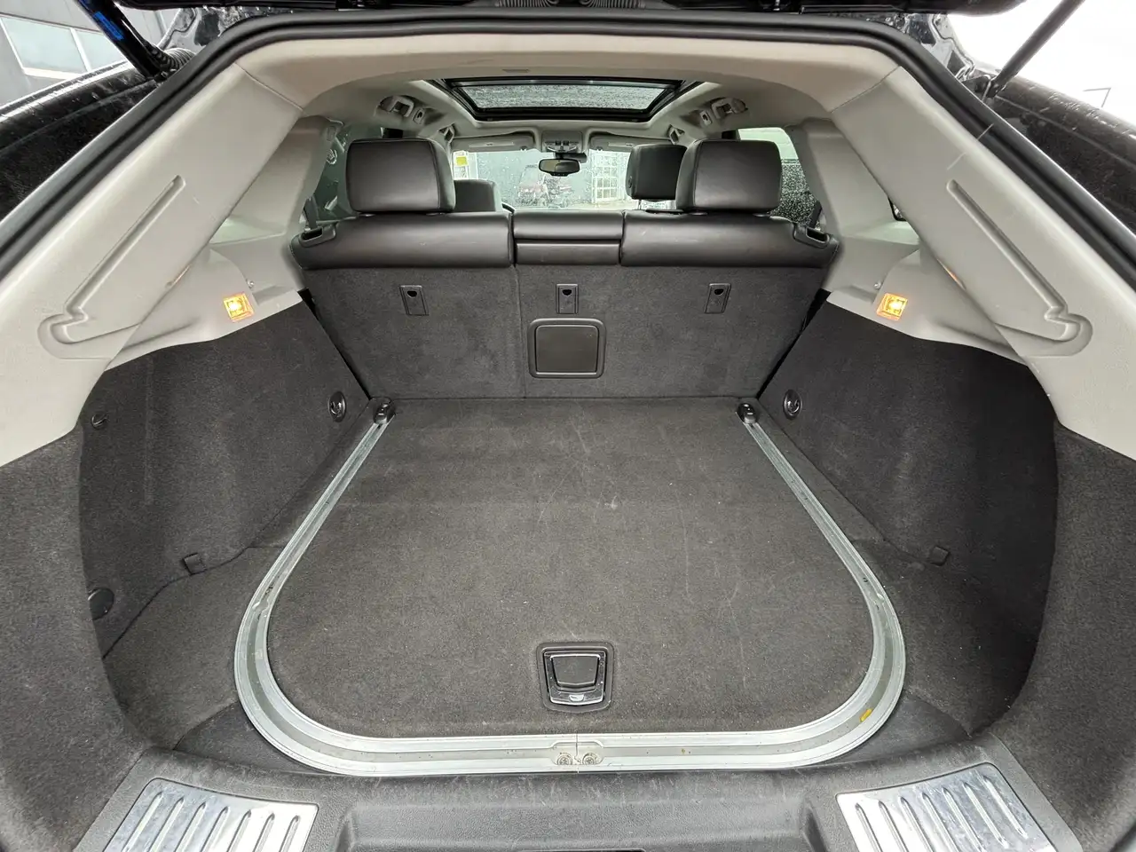 Cadillac SRX снимка Cadillac SRX
